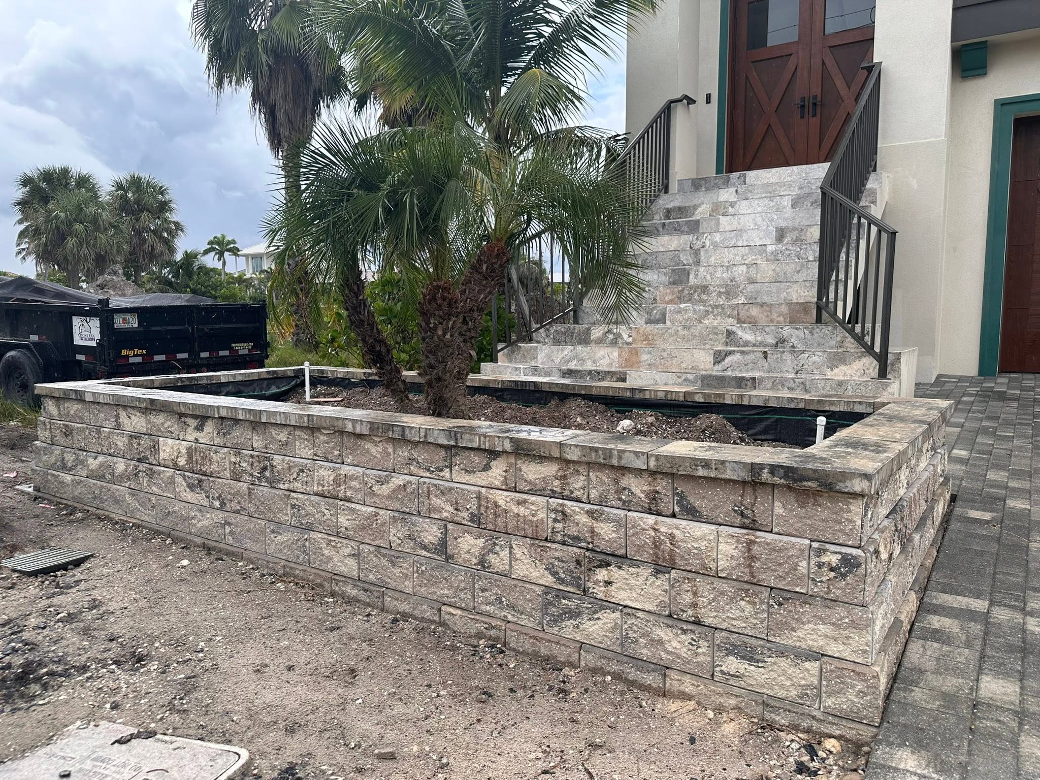 Stone retaining wall